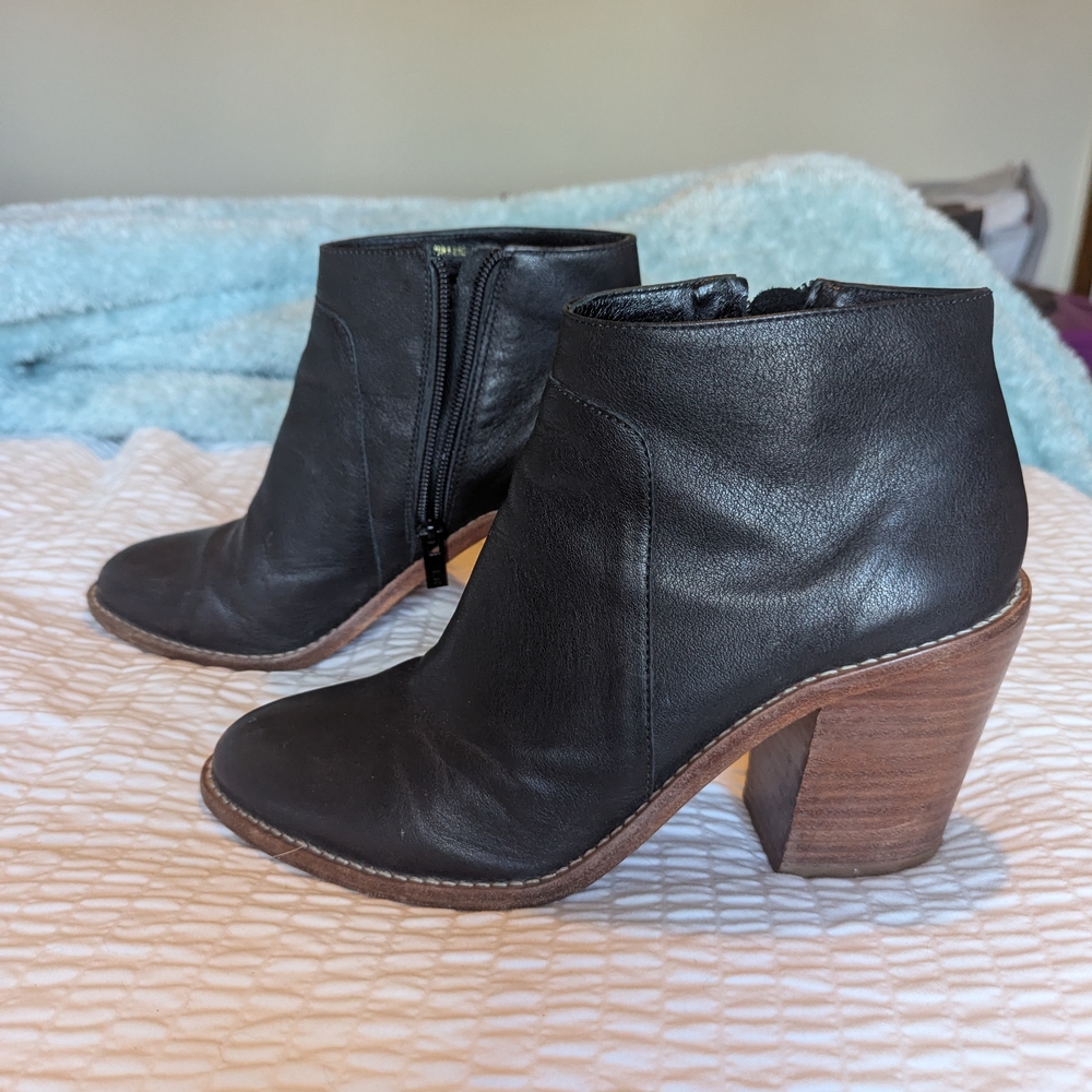 Loeffler Randall Ella Black Leather Ankle Boots - sz 8.5
